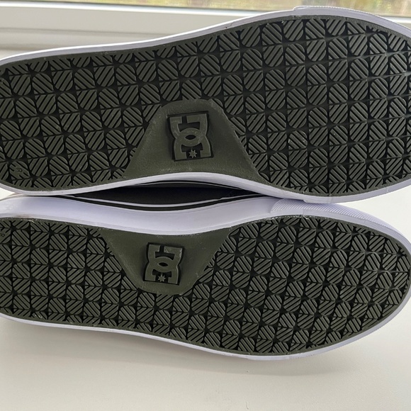 BNWT Mens DC Anvil US Size 9 Shoes - Picture 9 of 10